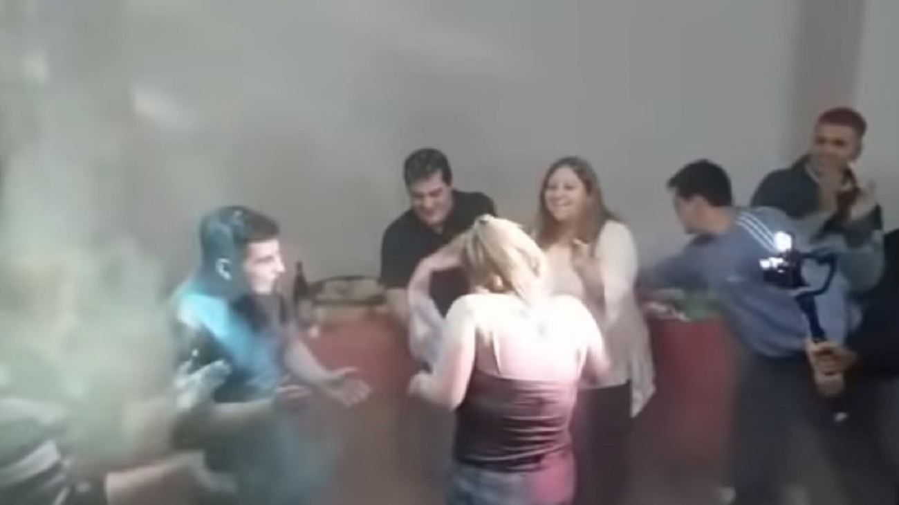 Fiesta clandestina: imputaron a funcionaria por organizar un cumpleaños para sus hijos