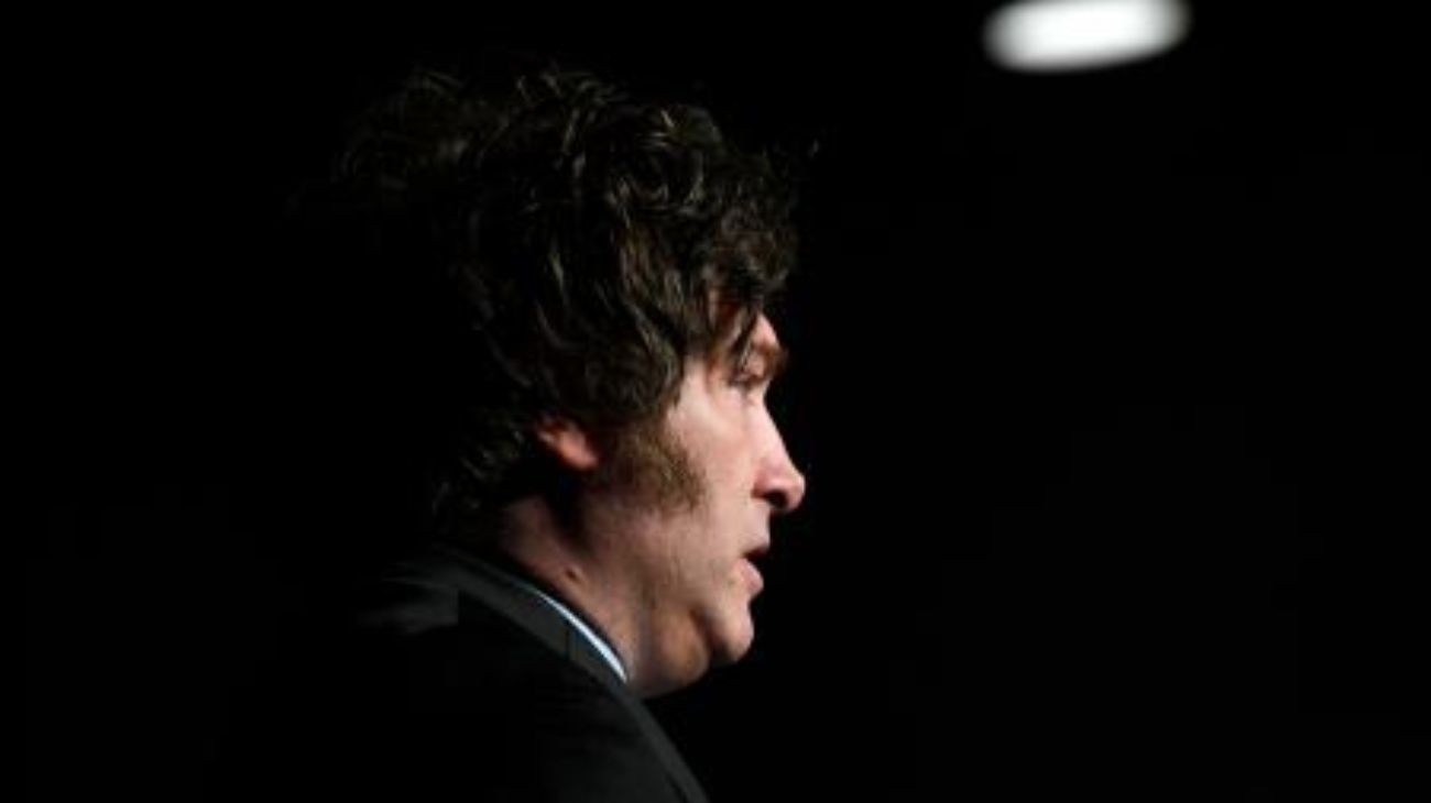 El plan dolarizador de Javier Milei cosecha solo rechazos