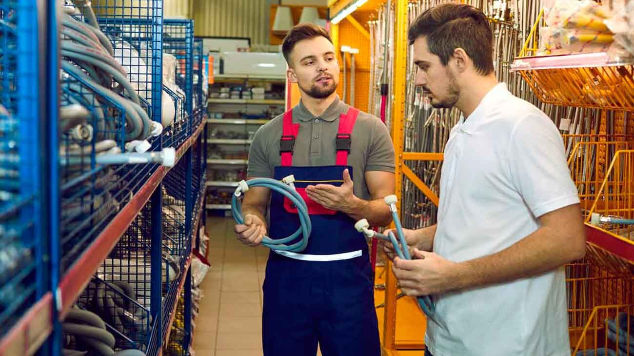La venta de materiales cayó por la suba de los precios y el dólar