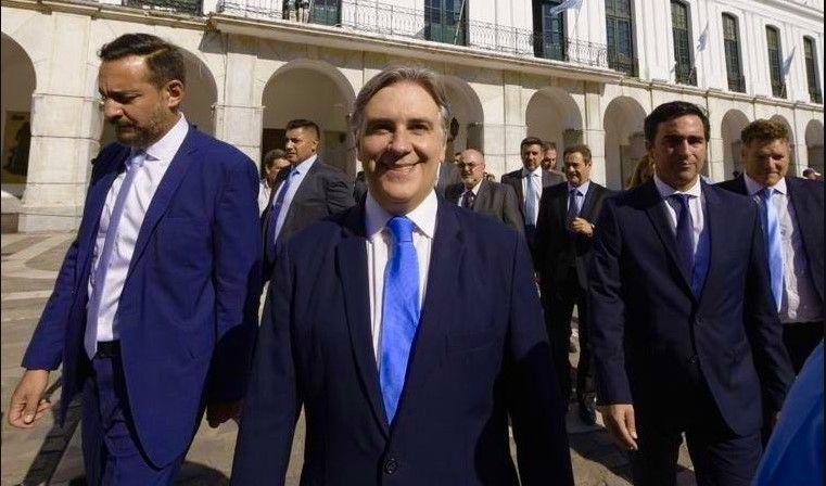 El viaje de Llaryora encendió una alerta por la sucesión en Córdoba