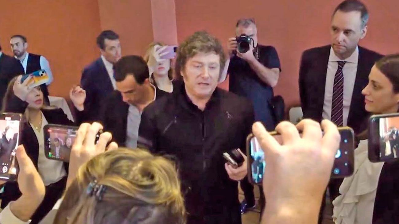 El DNU no se toca y no renuevan las contrataciones en el Estado