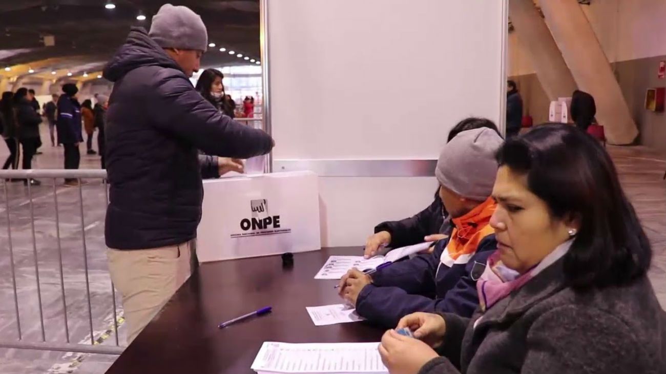 Una salida electoral para la crisis en Perú