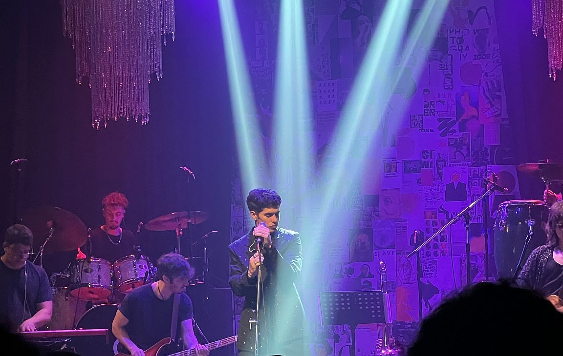 El Purre desplegó su carisma en escena regalando un puñado de canciones hermosas