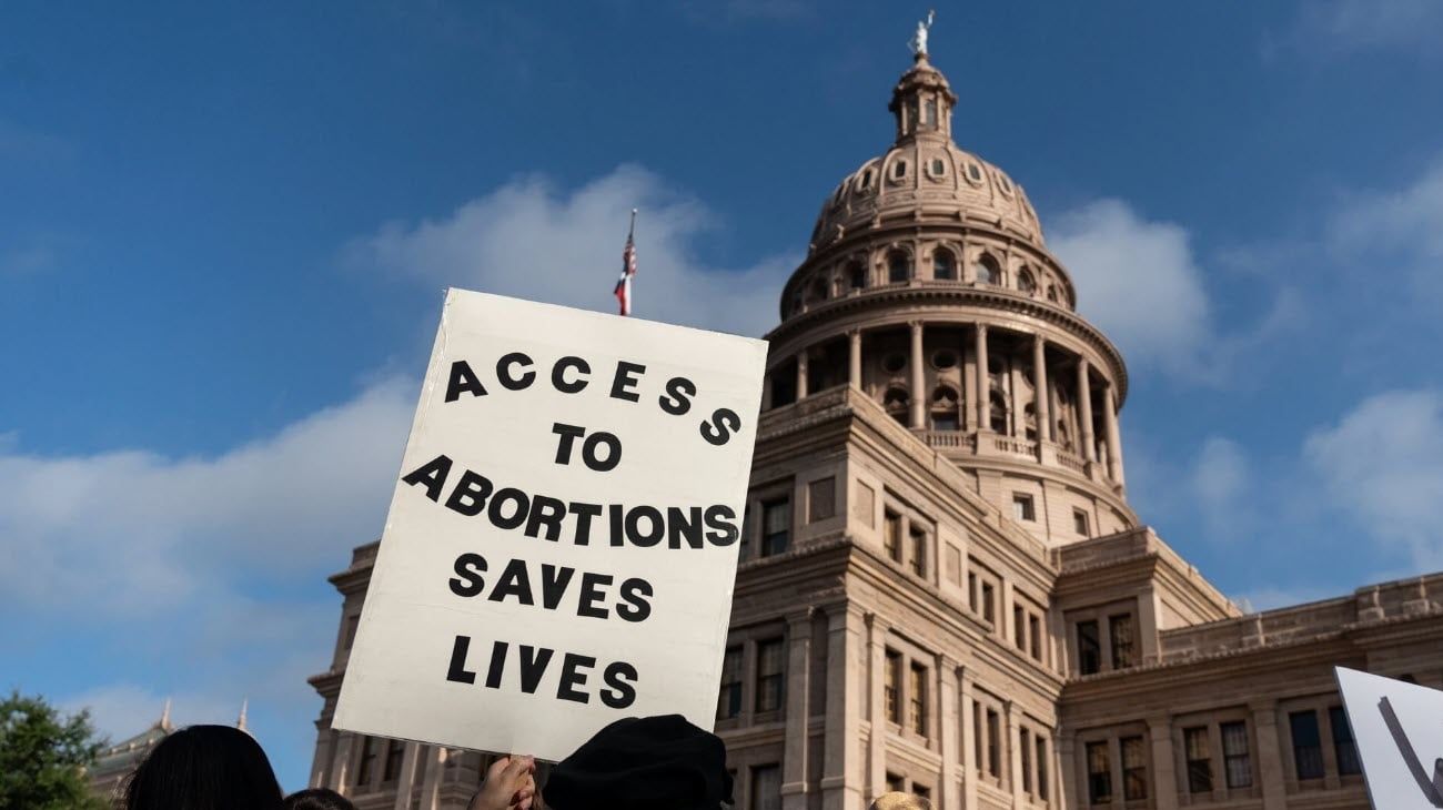 Kansas, primer estado en EEUU que protegió el derecho al aborto en las urnas