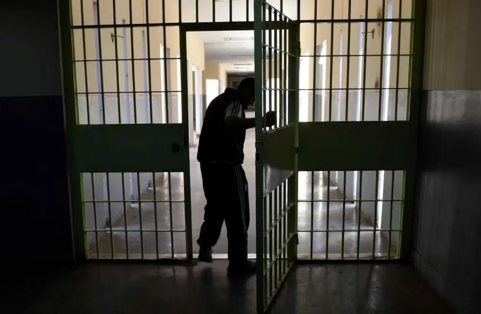 Echaron al director del Servicio Penitenciario tras la serie de escándalos en las cárceles de Córdoba