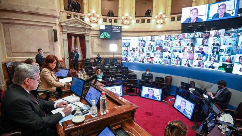 El Senado tratará el proyecto para que la deuda en dólares sea aprobada por el Congreso