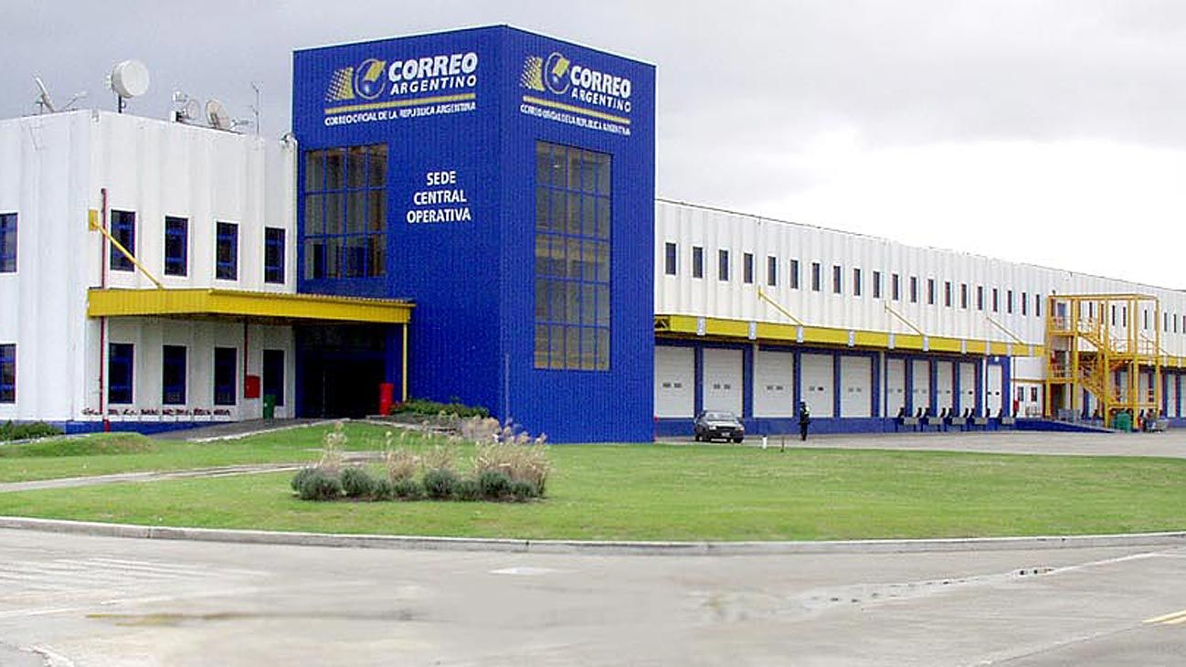 Intiman a Correo Argentino a aclarar cuánto le paga a otra empresa de los Macri
