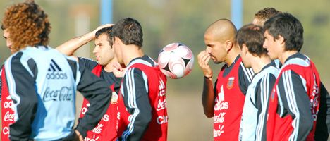 A pesar de la escasa flota, Aerolíneas lleva a la Selección