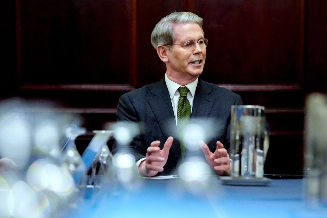 Scott Bessent advierte que “depende de China desescalar” la guerra comercial