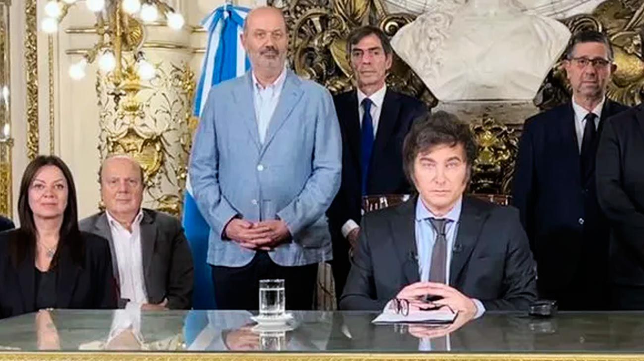 Federico Sturzenegger ya sondea por la "ley Hojarascas"