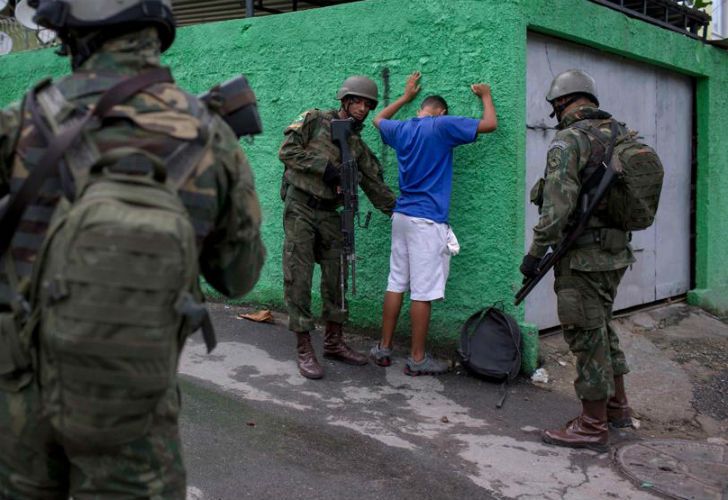 Fotos | Así comenzó la intervención militar de las favelas de Rio de Janeiro