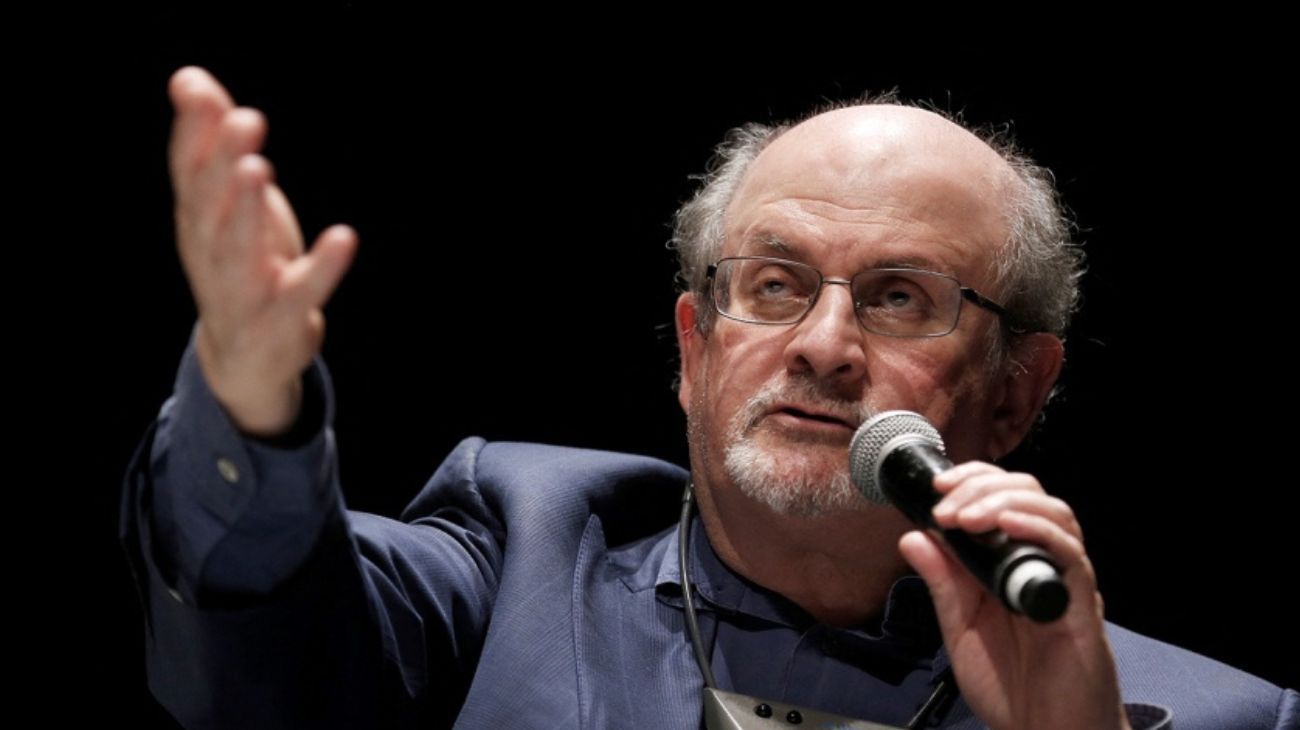 Los fiscales del caso Salman Rushdie piden más tiempo