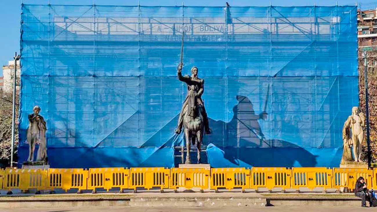 Comenzó la restauración y puesta en valor del monumento a Bolívar