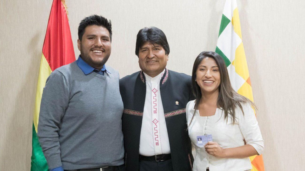 Mientras Evo Morales se refugia en México, sus hijos llegan este sábado a la Argentina