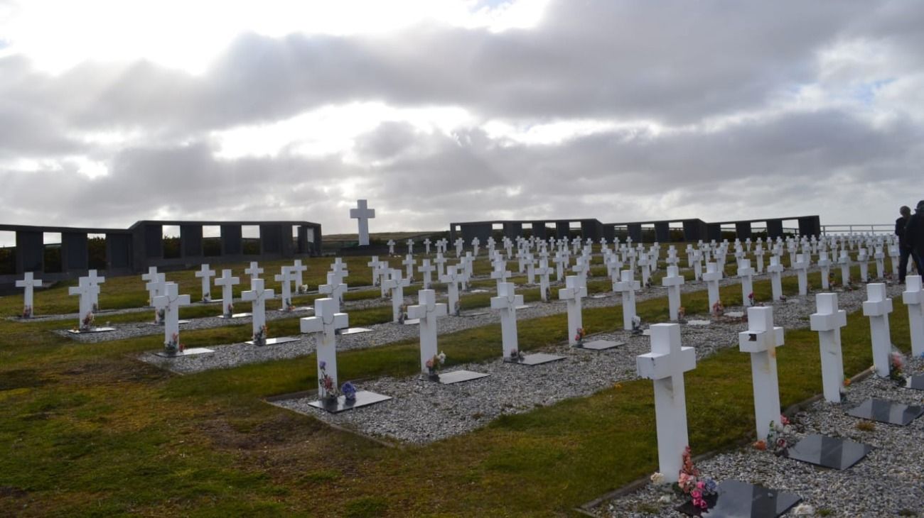 Malvinas: el Gobierno quiere investigar en agosto si hay una tumba múltiple fuera de Darwin