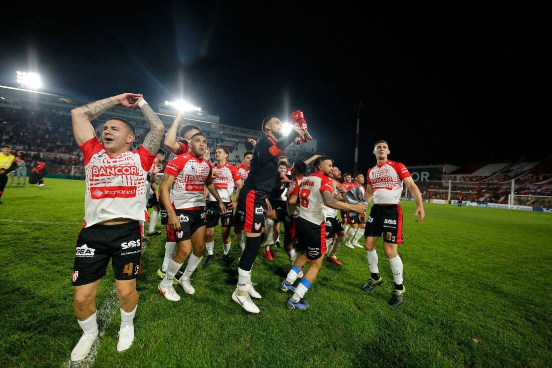 Instituto jugó bien, ganó, lleva 7 partidos sin perder y es el único escolta de Belgrano