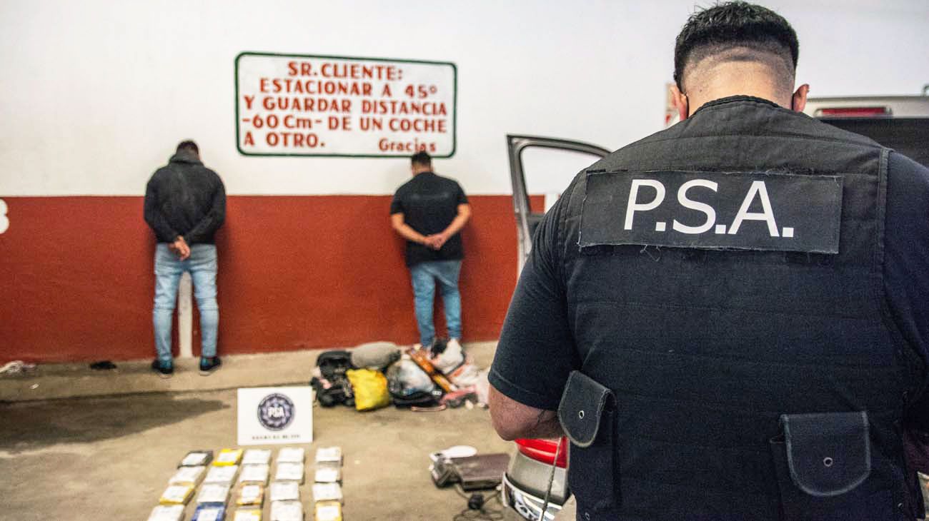 Descubren un cargamento de 21 kilos de cocaína en un hotel de Balvanera