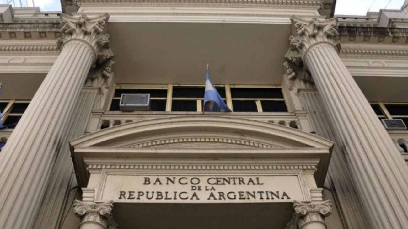 Economistas que consulta el BCRA elevan la inflación esperada al 40%