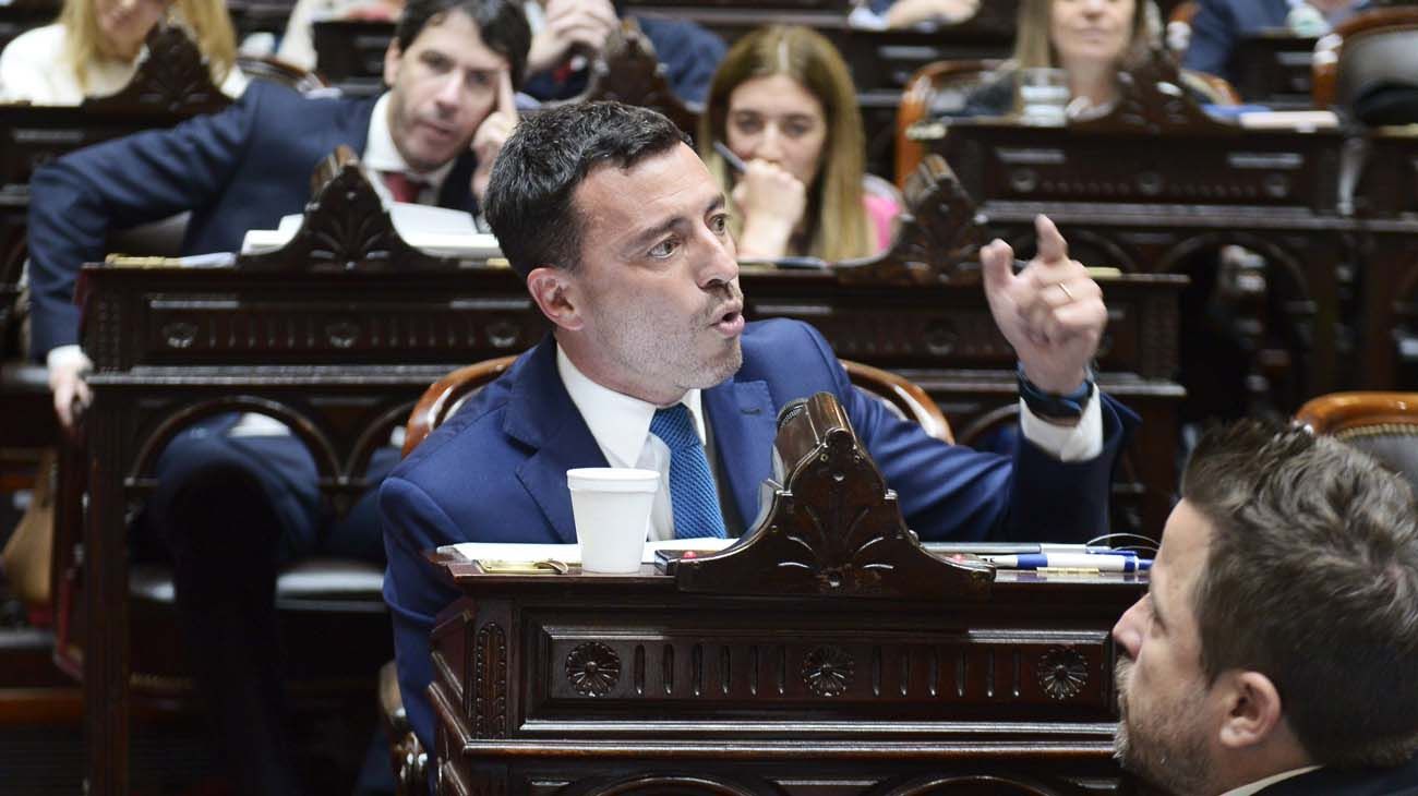 Superpoderes, jubilaciones y reforma electoral, los temas “invotables” que demoran la ley