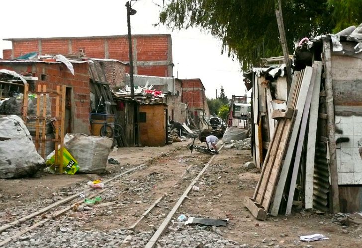 Desde la villa le dicen a Víctor Hugo: "No tenemos chances de vivir en otro lado"