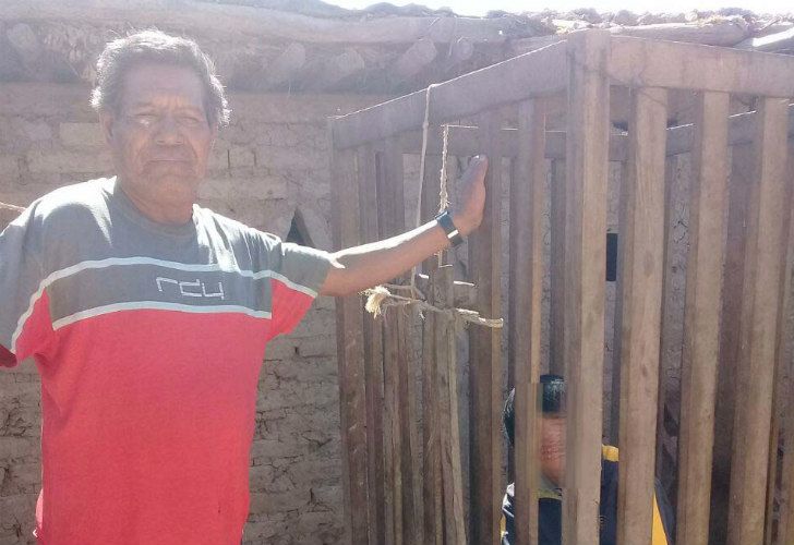 Encuentran enjaulado a un adolescente con problemas neurológicos