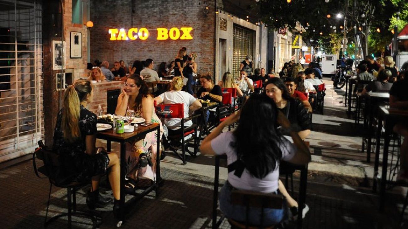 Ciudad de Buenos Aires: se amplía el aforo y los horarios de los bares