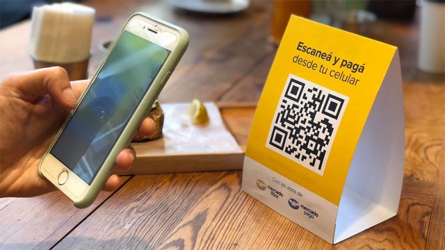 Las billeteras virtuales deberán aceptar todos los QR