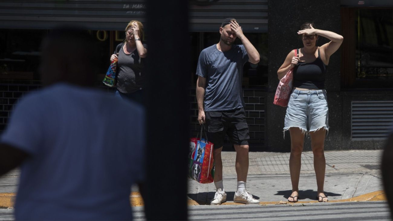 Calor intenso en el centro del país y vientos con fuertes ráfagas en la Patagonia argentina