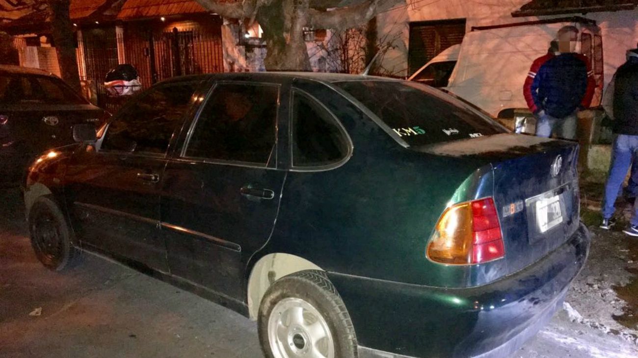 Pity Álvarez sigue prófugo pero apareció el auto en el que escapó