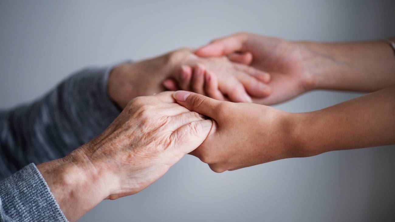 Dejar de infantilizar a las personas mayores