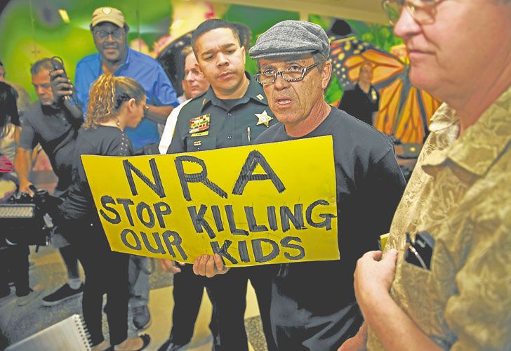El fanatismo por las armas, un flagelo con siglos de historia