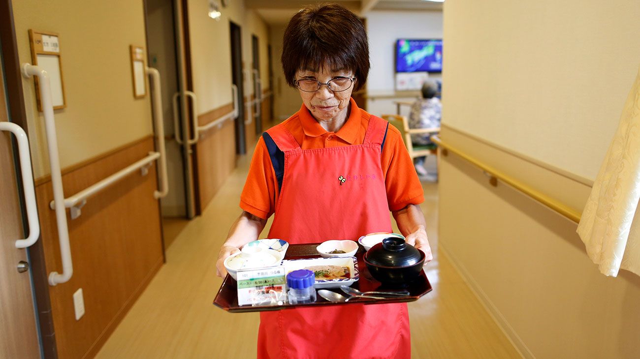Japón: Si su hijo se enferma, Goldman Sachs le manda quien lo cuide