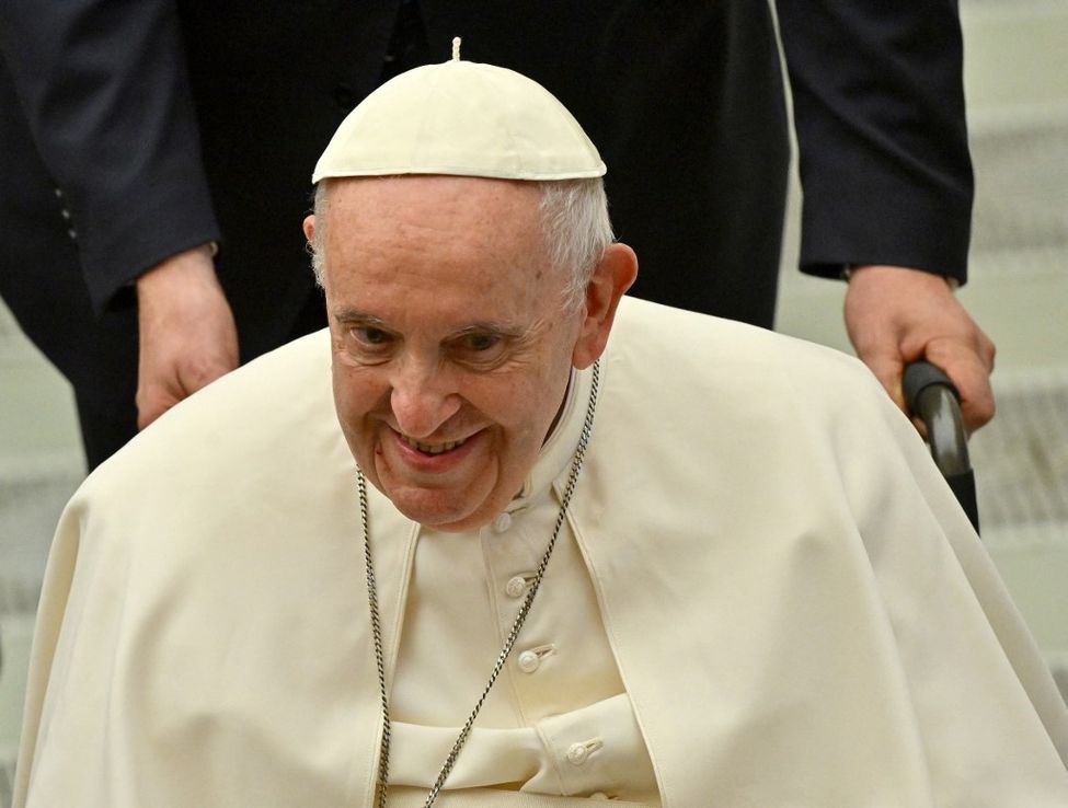 Papa Francisco: "De la crisis no se sale solo, se sale arriesgando y tomando al otro de la mano"