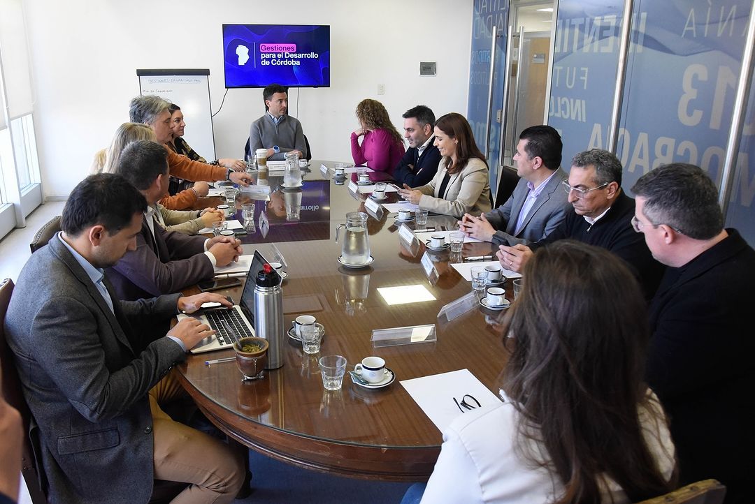 Córdoba en off: el panal toma nota de los intendentes que se cortan y gestionan directamente en Casa Rosada