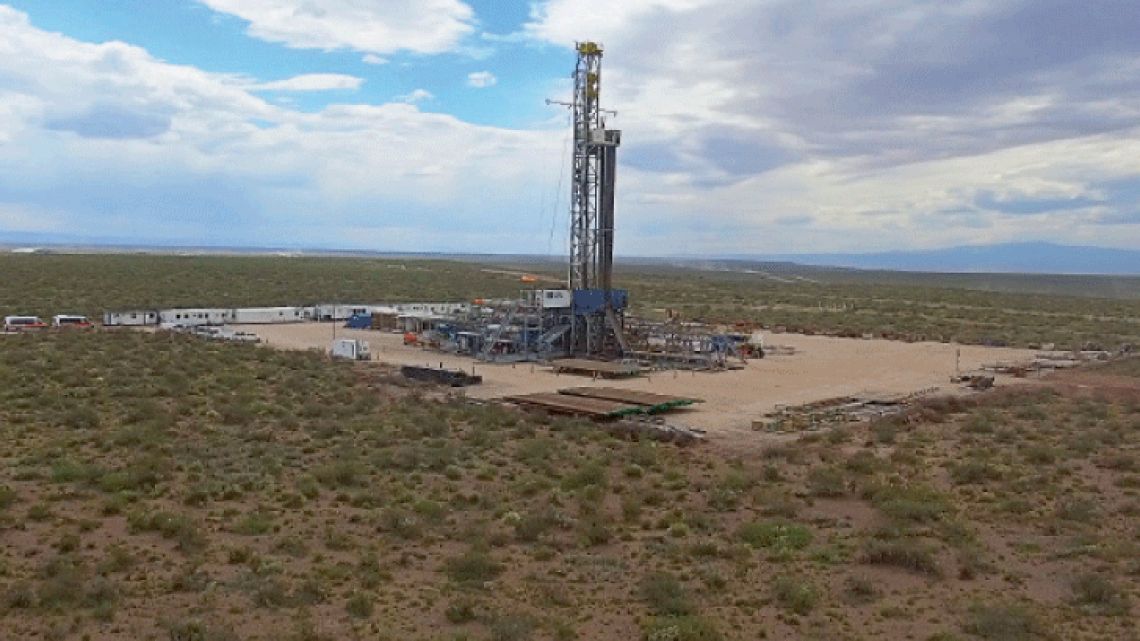 Petroleros llaman a mantener sólo las guardias mínimas de producción