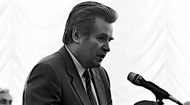 El exdirector de Pravda murió tras caer desde su departamento y Rusia suma otra muerte inexplicable
