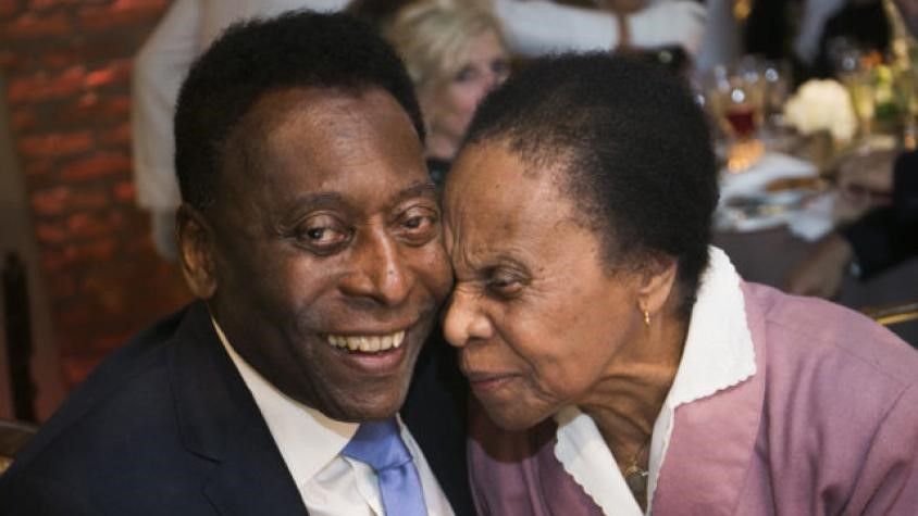 Doña Celeste, la madre de Pelé tiene 100 años y no sabe que su hijo murió
