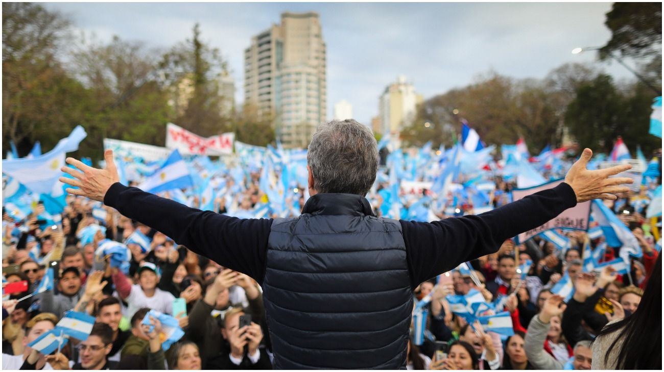Video | El incómodo momento de Macri con una jubilada en la marcha del "Sí se puede"