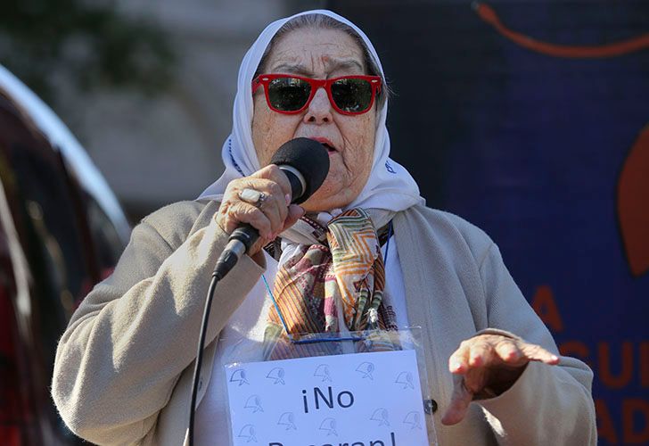 Hebe de Bonafini: "Le deseo a Mauricio Macri que la hija se le haga revolucionaria"