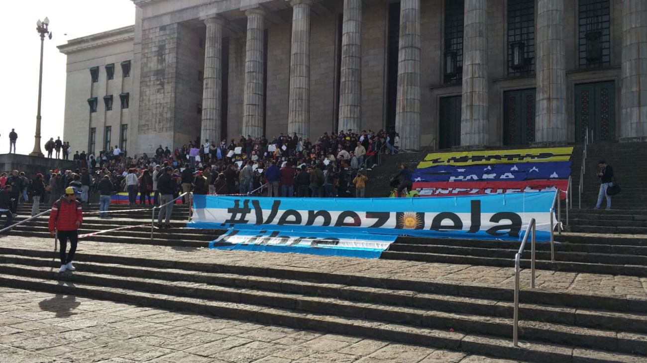 Venezolanos protestaron en Facultad de Derecho contra el fraude electoral