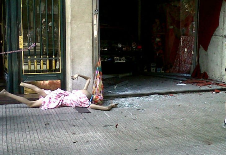 Choque entre una autobomba y dos autos