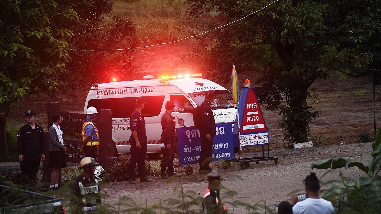 Vivo | Tailandia: lograron rescatar con éxito a los cuatro primeros chicos de la cueva