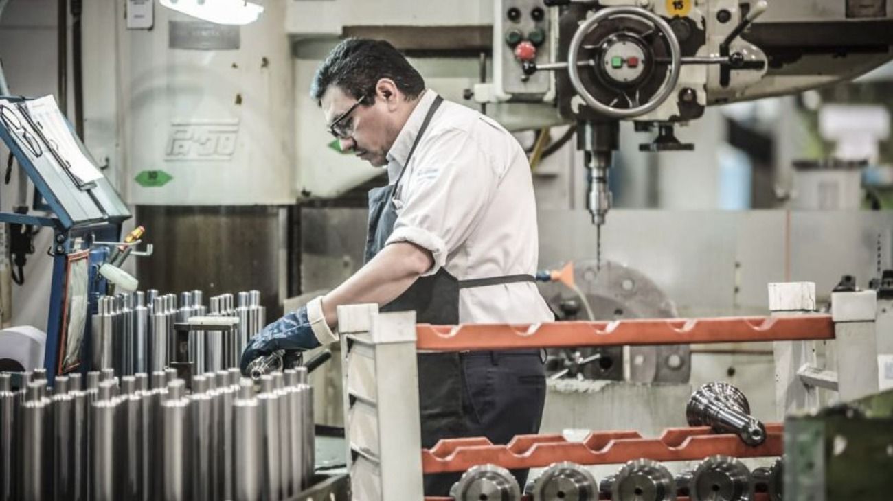La actividad económica tuvo un rebote en octubre pero sigue en caída respecto del año pasado