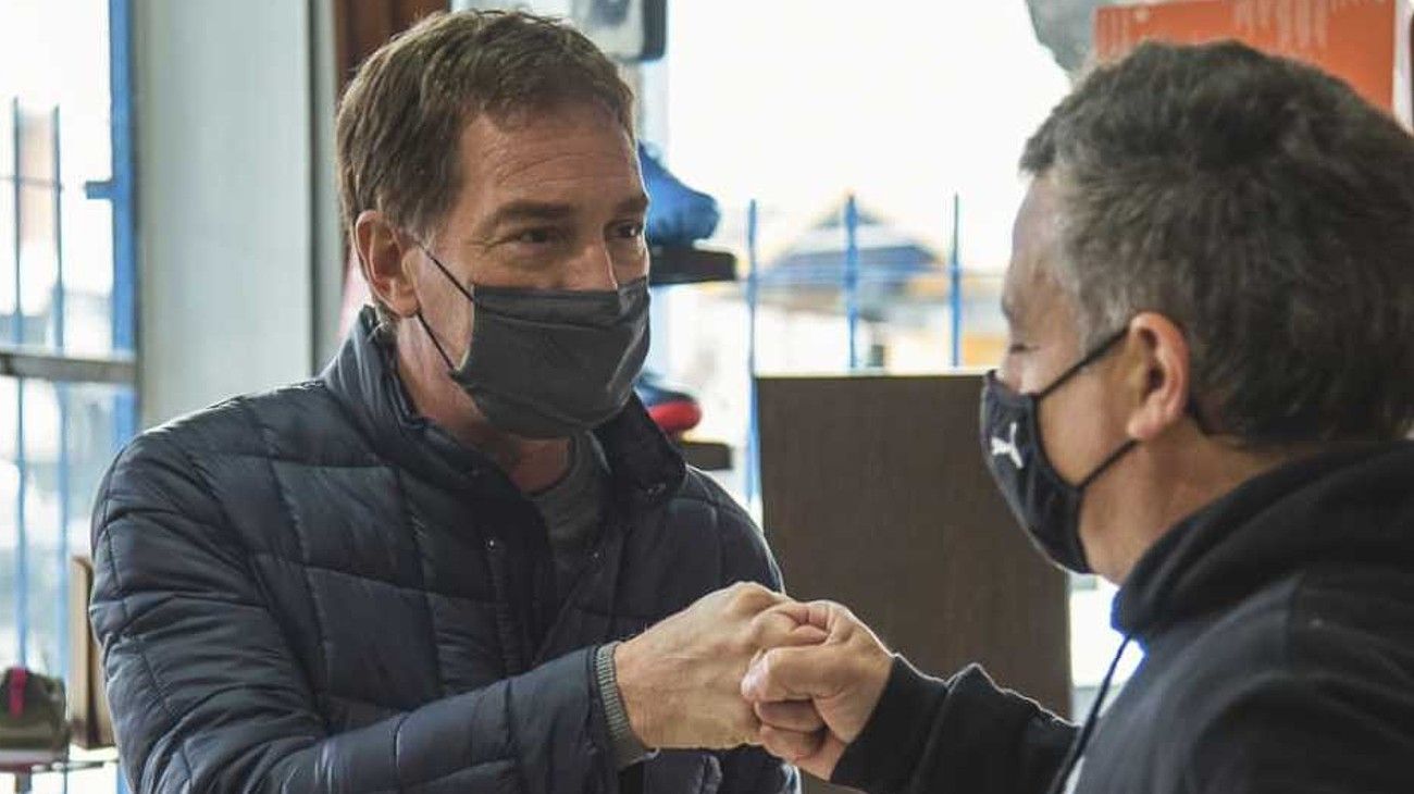 Más spots de campaña: Santilli promete "experiencia" y Manes "da el paso"