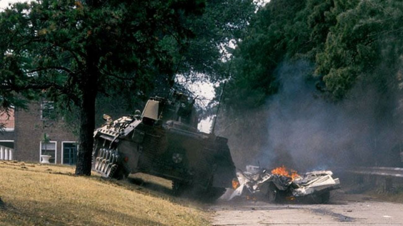 Impactantes imágenes al cumplirse 30 años del copamiento al cuartel de La Tablada