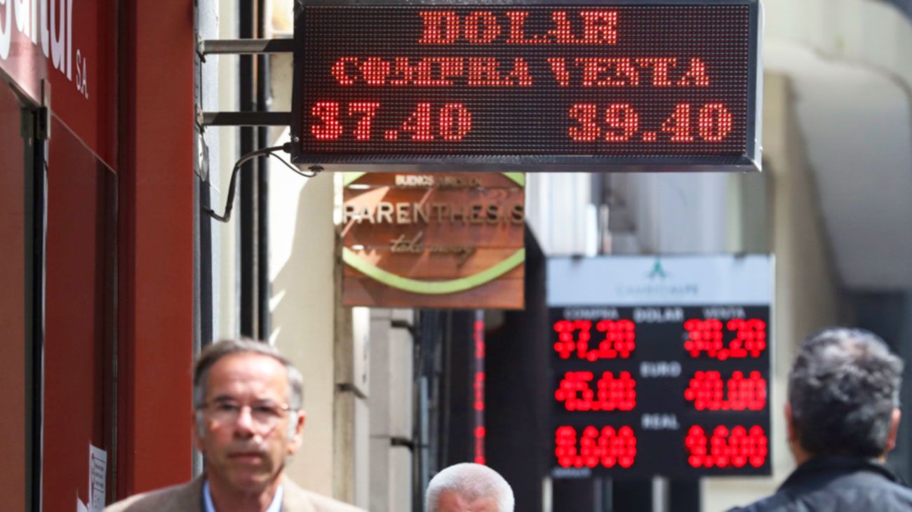 El dólar cerró a $ 39,51, el pico desde fines de noviembre