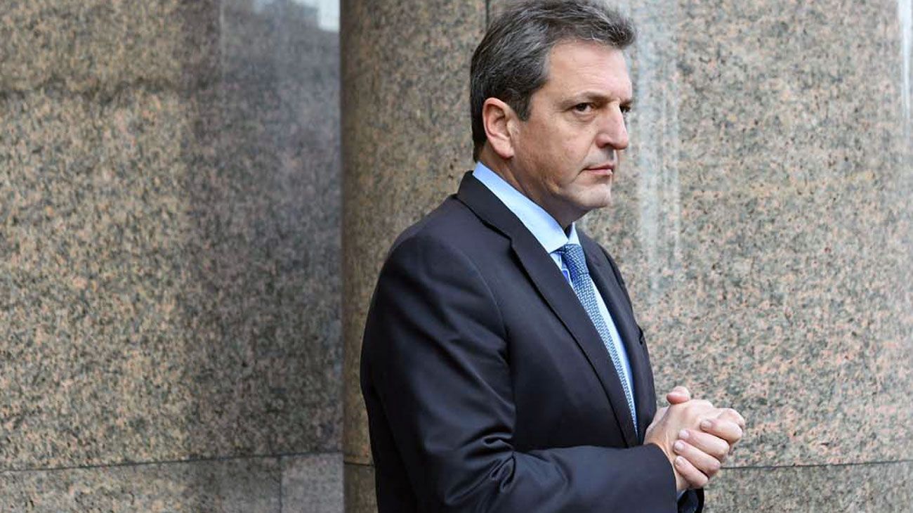El puño lleno de mentiras