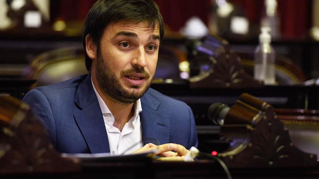 Un senador de JxC pide investigar a Cristina Kirchner por posesión de material de inteligencia