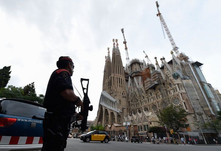 Apuntan a un imán musulmán como el cerebro del atentado en Barcelona