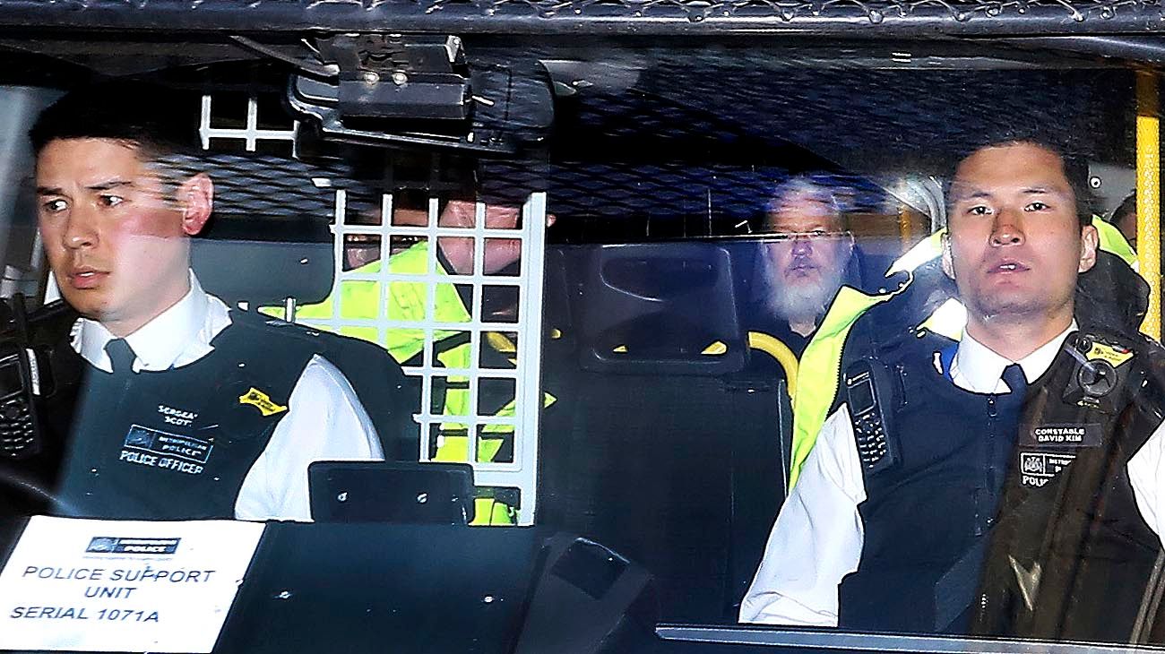 La batalla por la extradición de Assange a EE.UU. podría durar dos años
